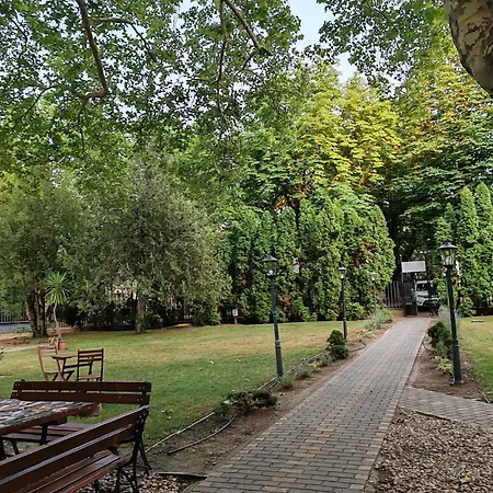 Kwatera prywatna Garden Szallashely Balatonszárszó