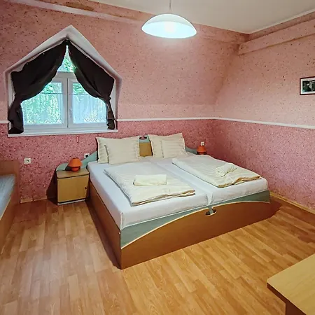 Garden Szallashely Kwatera prywatna Balatonszárszó