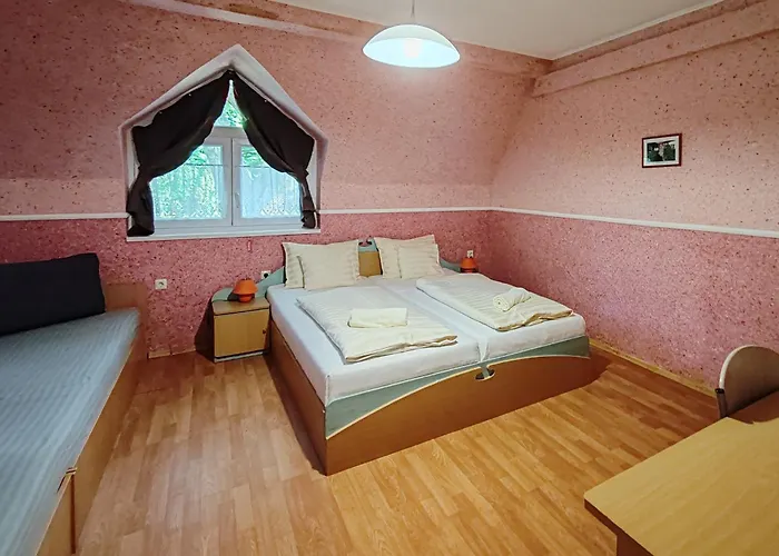 Garden Szallashely Homestay Balatonszemes