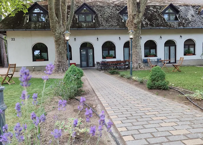 Garden Szallashely Balatonszemes