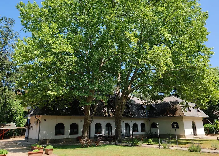 Homestay Garden Szallashely Balatonszemes